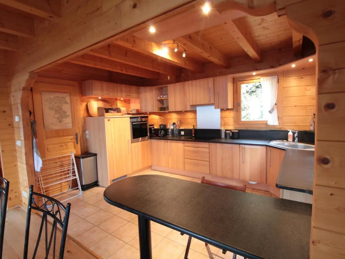 Chalet 3 Chambres 8 Pers Avec Cheminee Et Parking A 1000M Des Pistes - Fr-1-572-49 Les Carroz d'Araches 0*,  France