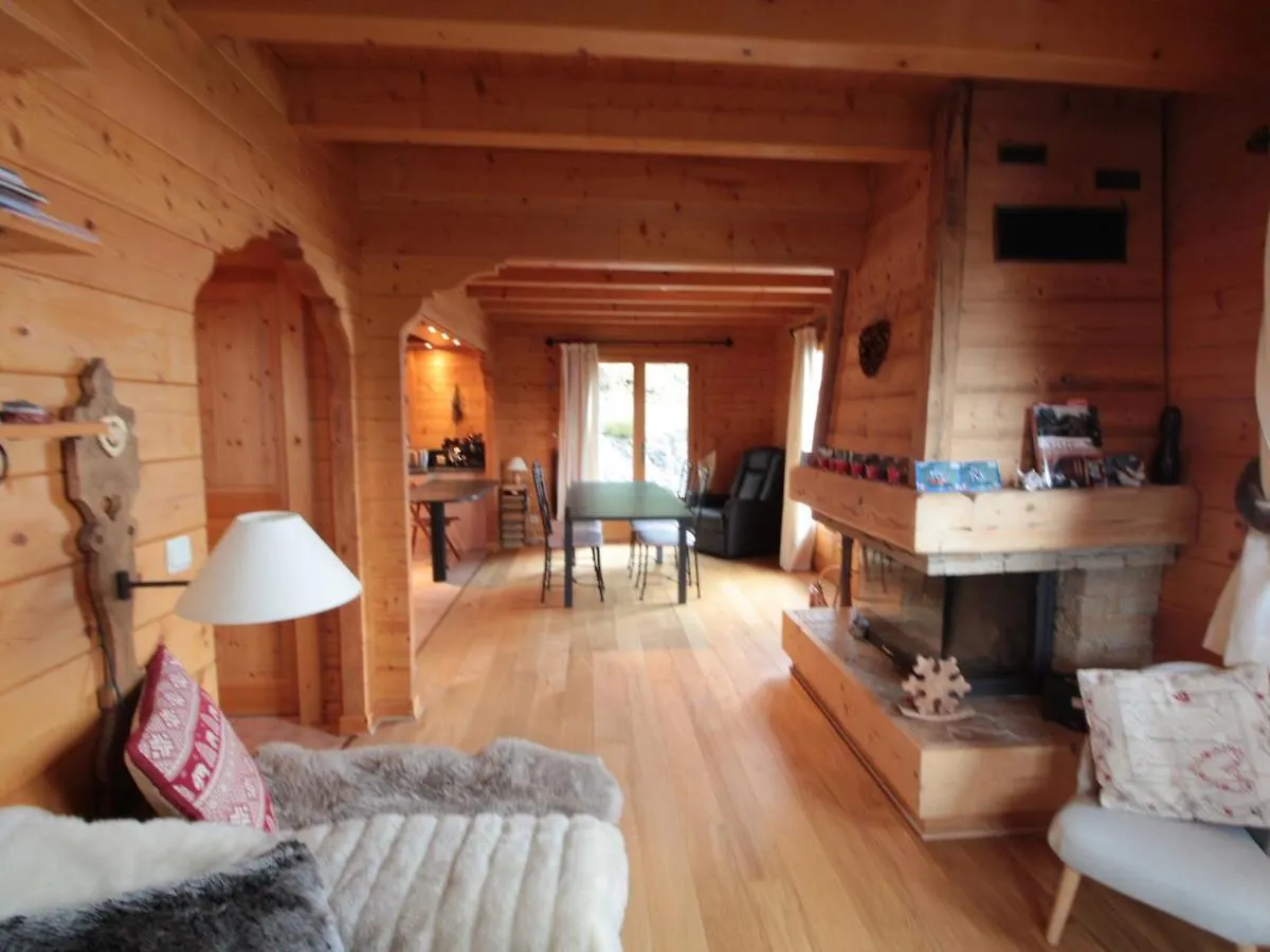 Chalet 3 Chambres 8 Pers Avec Cheminee Et Parking A 1000M Des Pistes - Fr-1-572-49 Les Carroz d'Araches