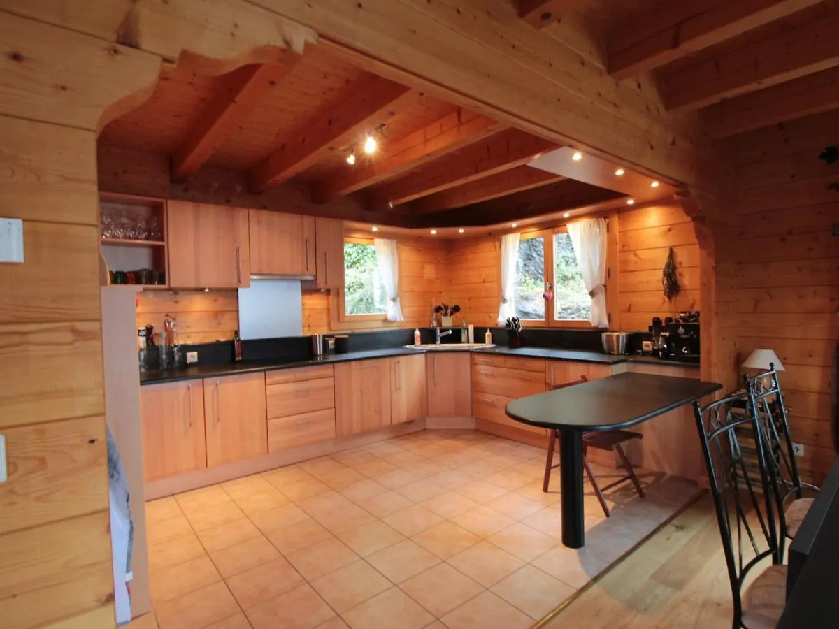 Chalet 3 Chambres 8 Pers Avec Cheminee Et Parking A 1000M Des Pistes - Fr-1-572-49 Les Carroz d'Araches France